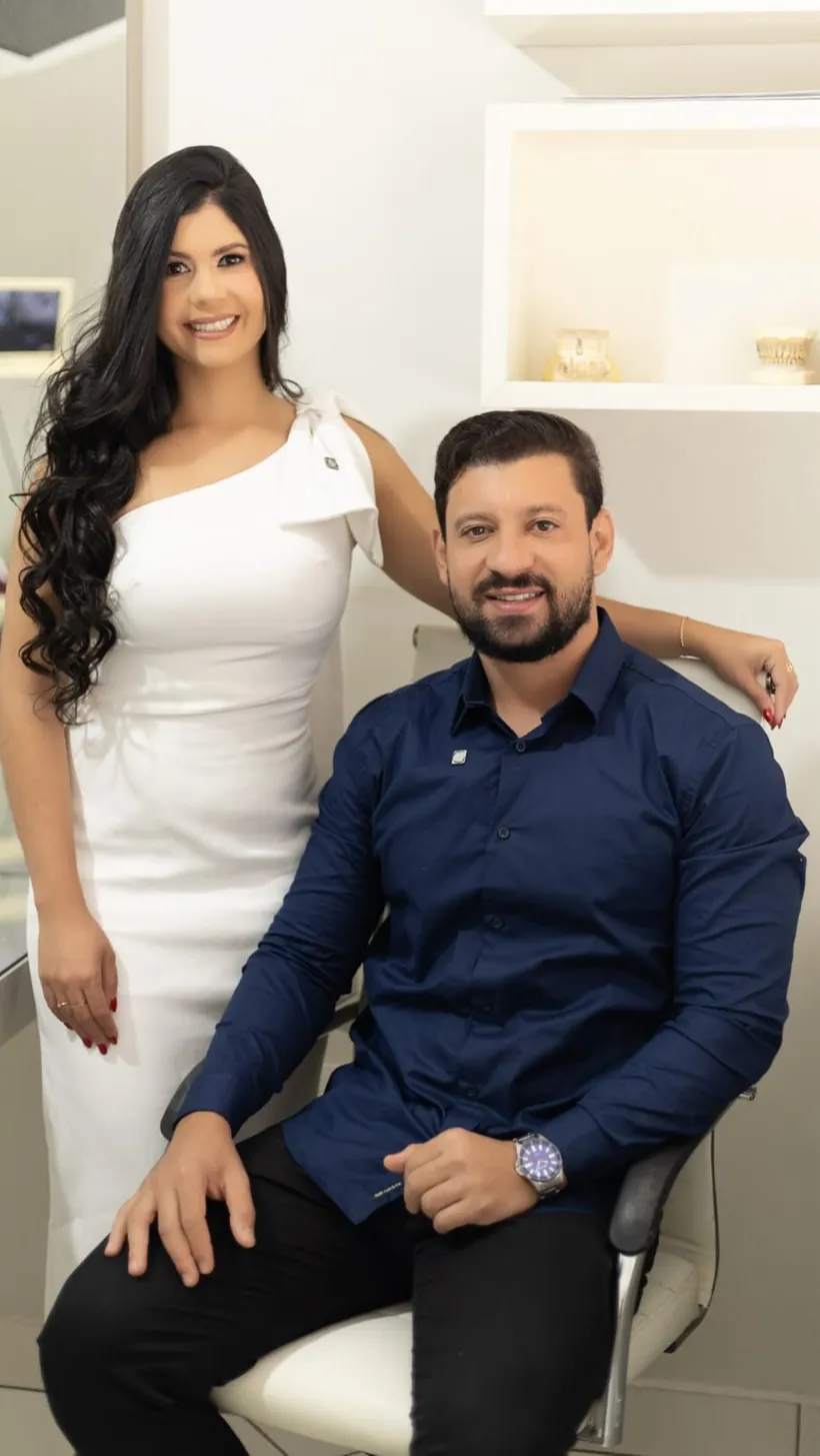 Dr. David Serapião e Dra. Amanda, da equipe da Odonto Centter em Janaúba
